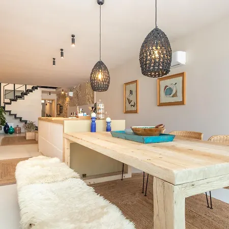 Preciosa Casa Con Piscina En El Centro